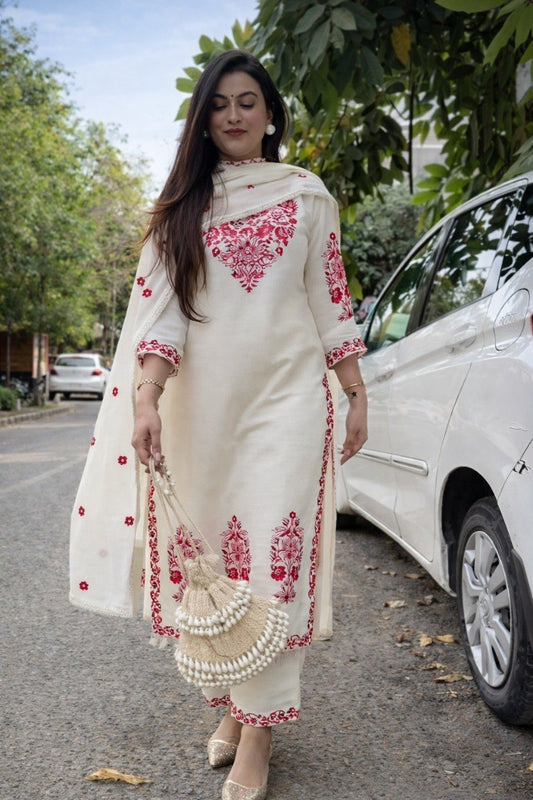 Women Ethnic Motifs Embroidered Kurta with Trousers & With Dupatta