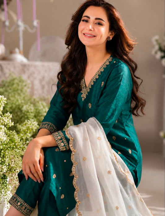 Elegant Embroidered Silk Kurta Pant Set with Organza Dupatta