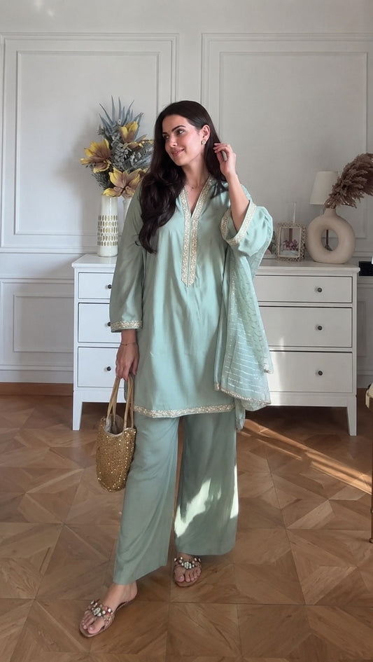 Ethnic Motifs Embroidered Thread Work Kurta with Palazzos & With Dupatta