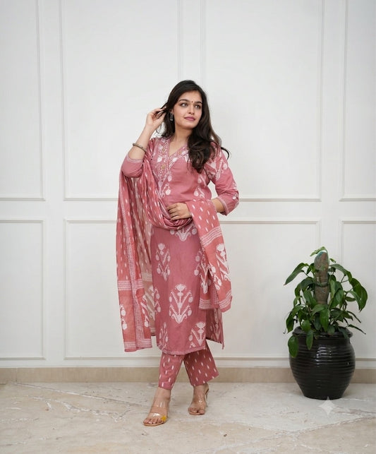 Women Ethnic Motifs Printed Regular Mirror Work Kurta with Trousers & With Dupatta